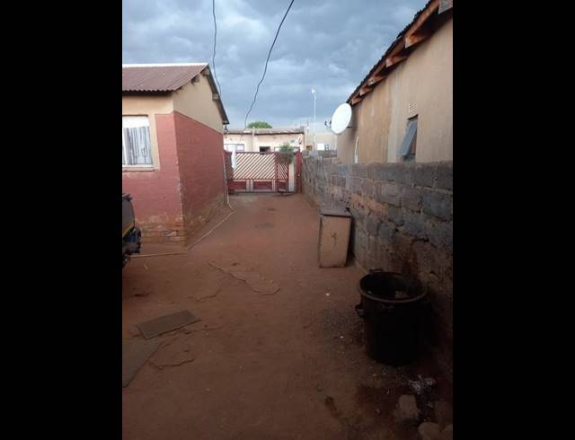 2 BEDROOM HOUSE FOR SALE IN CHLOORKOP